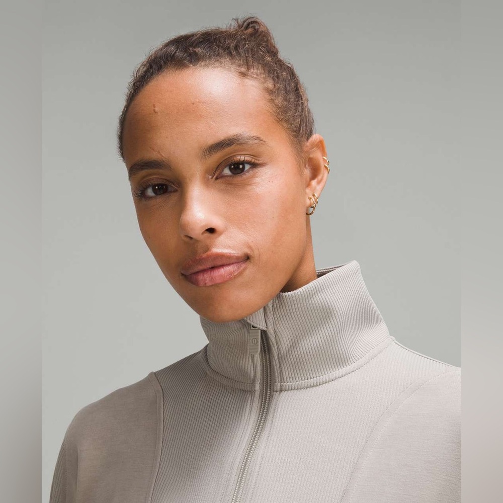 Lululemon•Brushed Softstreme Ribbed Half Zip•Riverstone Taupe•FLAWLESS• 10 - Picture 5 of 16